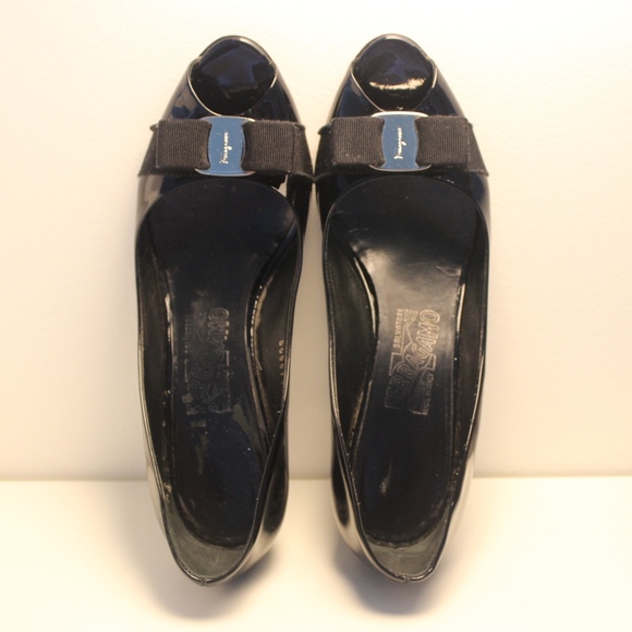 SOLD📍Classically beautiful Ferragamo shoes. - Picture 9 of 9